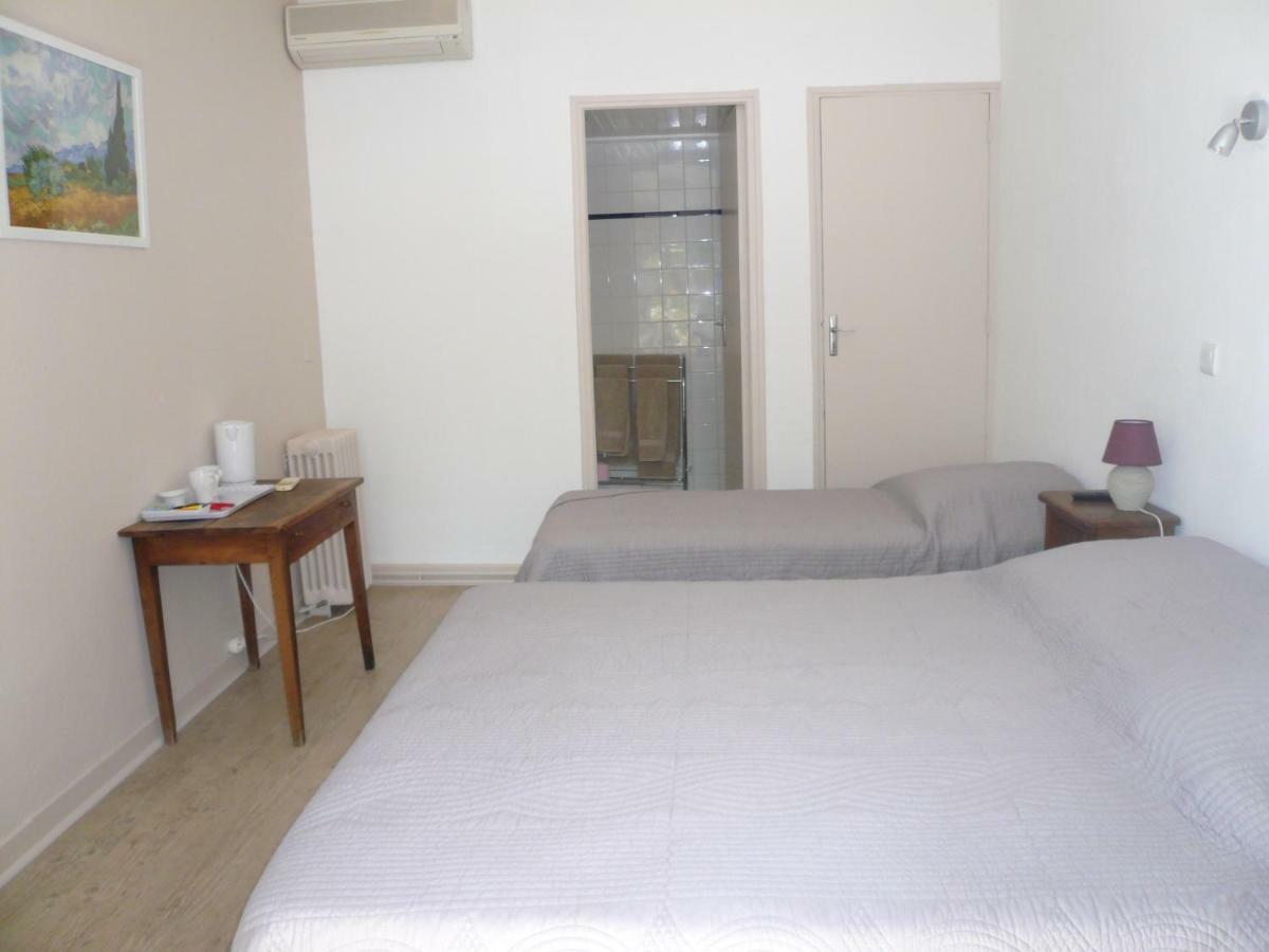 Chambres D'Hotes De La Gardy Eyragues ภายนอก รูปภาพ